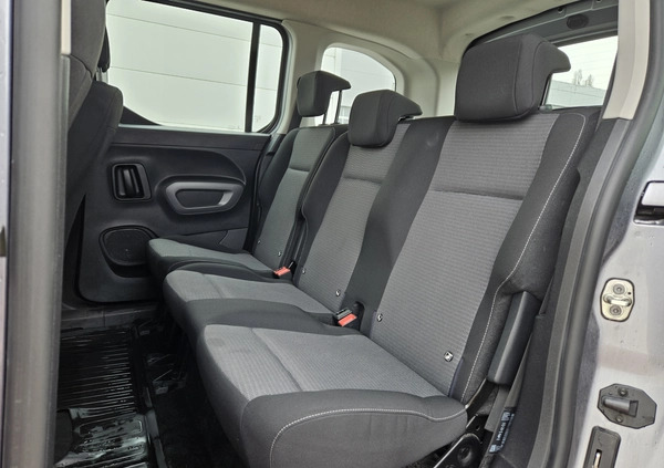 Toyota Proace City Verso cena 77900 przebieg: 77000, rok produkcji 2020 z Międzyrzecz małe 106